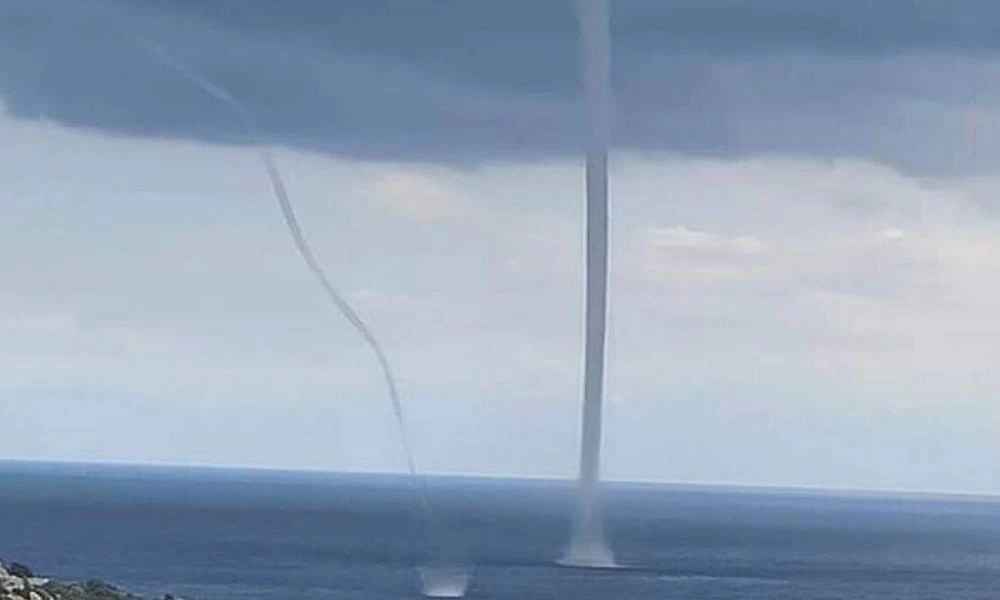 Υδροστρόβιλος «χτυπά» τη Σκιάθο – Εντυπωσιακές εικόνες